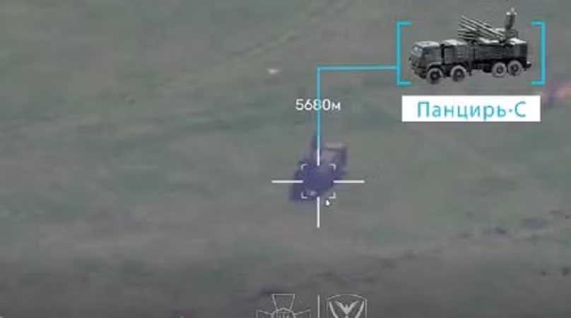 Hệ thống phòng không Pantsir-S1 Nga bị phá hủy sau một cuộc tấn công của Ukraine, ngày 7/4/2026.