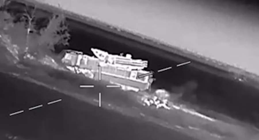 Hệ thống phòng không Pantsir-S2 Nga bị phá hủy trong một cuộc tấn công UAV của Ukraine, ngày 22/6/2026.
