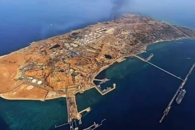 Mỹ tấn công các cơ sở chiến lược trên đảo Kharg của Iran, ngày 5/9/2026.