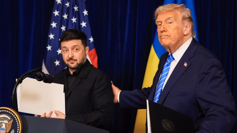 Tổng thống Mỹ Donald Trump (phải) và Tổng thống Ukraine Vladimir Zelensky.