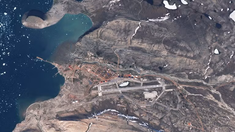 Căn cứ không gian Pituffik, một cơ sở của Lực lượng Không gian Mỹ trên bờ biển Tây Bắc Greenland.