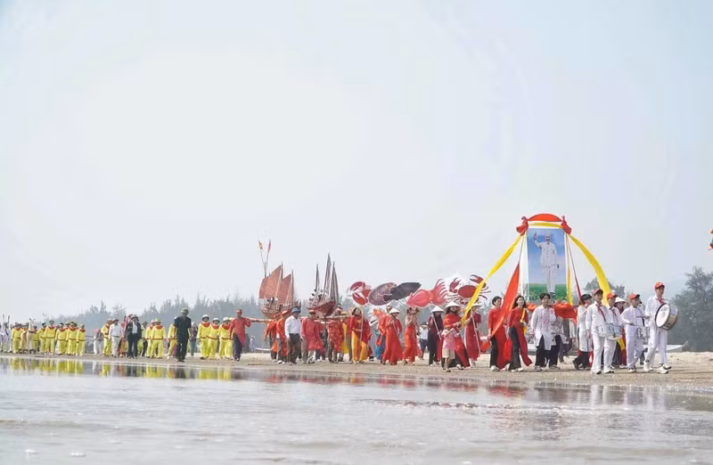 anh-5-le-hoi-cau-ngu-cam-lam.jpg