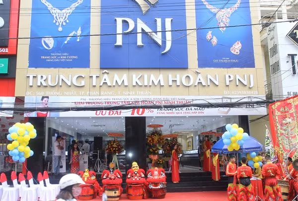 PNJ lộ nhiều vi phạm kinh doanh vàng, chuyển công an điều tra