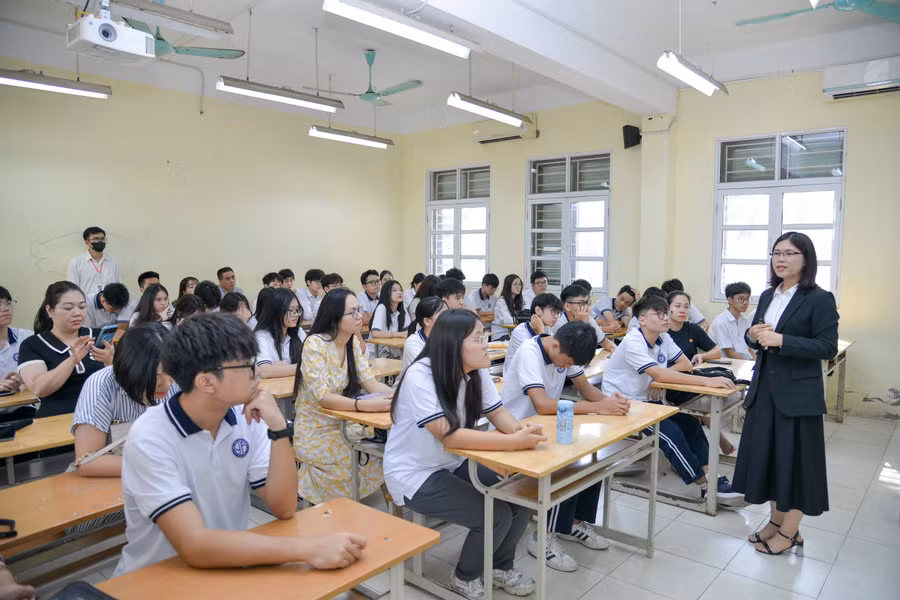 thpt-yen-hoa-9719-4226.jpg
