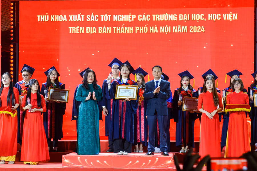tuyen-duong-thu-khoa-3695-9394.jpg