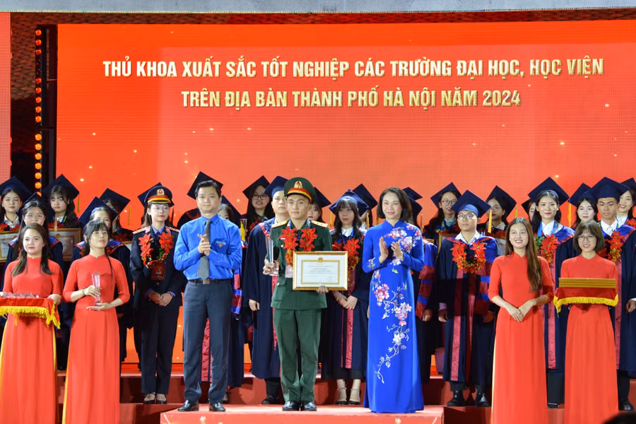 tuyen-duong-thu-khoa-3746-4302.jpg