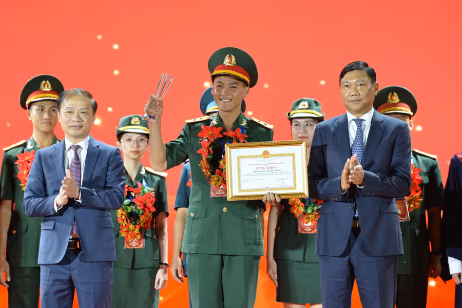 tuyen-duong-thu-khoa-3668-7448.jpg