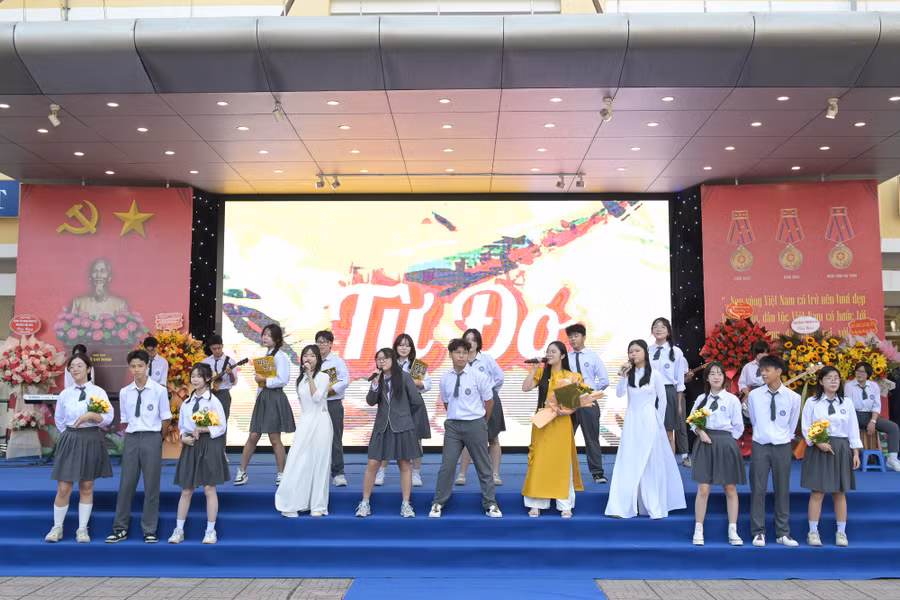 thpt-yen-hoa-7174.jpg