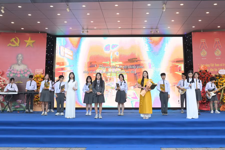 thpt-yen-hoa-7109.jpg