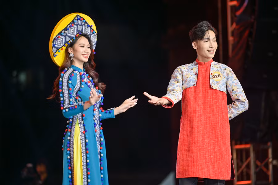 tai-sac-phuong-dong-1045.jpg