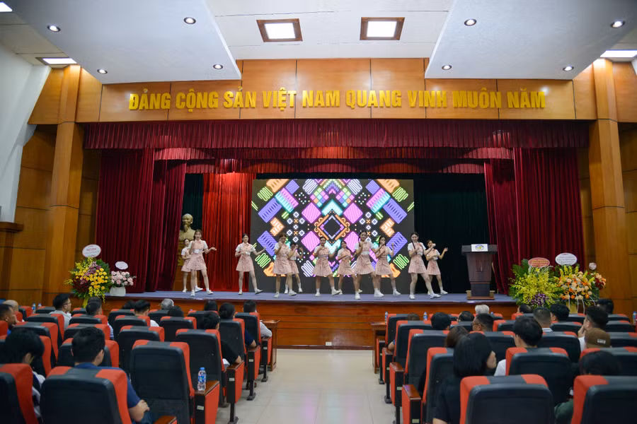 khoa-kien-truc-dh-phuong-dong-0530-2962.jpg
