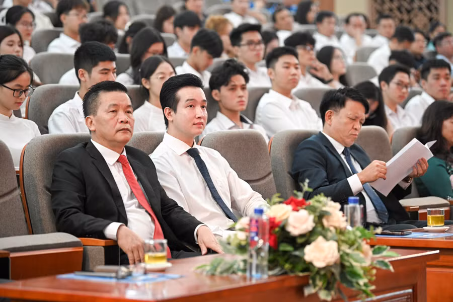 tuyen-duong-hssv-dong-anh-2350-2548-5601.jpg