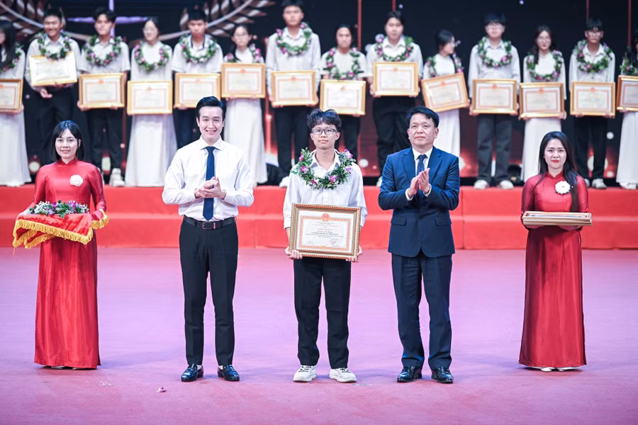 tuyen-duong-hssv-dong-anh-2399-7836-6595.jpg