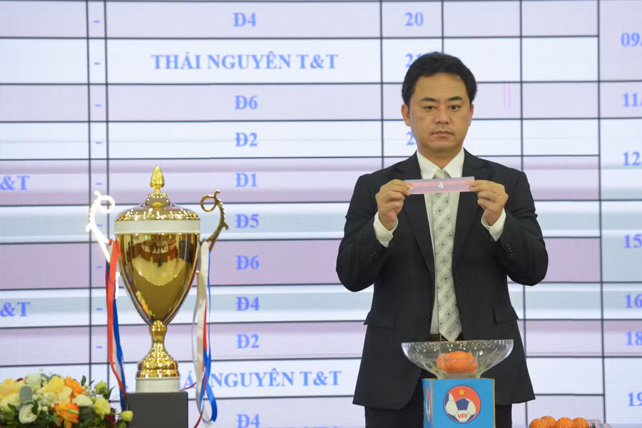 vff boc tham bong da nu-3690.jpg