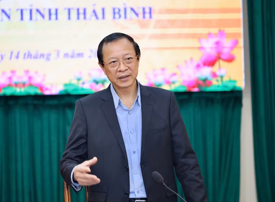 Thứ trưởng Phạm Ngọc Thưởng phát biểu tại buổi làm việc.