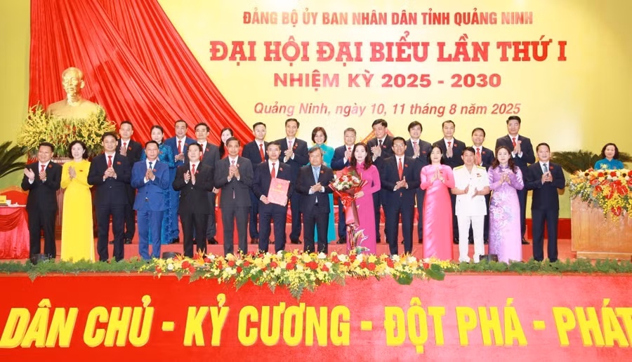 Ban Chấp hành Đảng bộ UBND tỉnh, nhiệm kỳ 2025-2030 ra mắt tại đại hội.