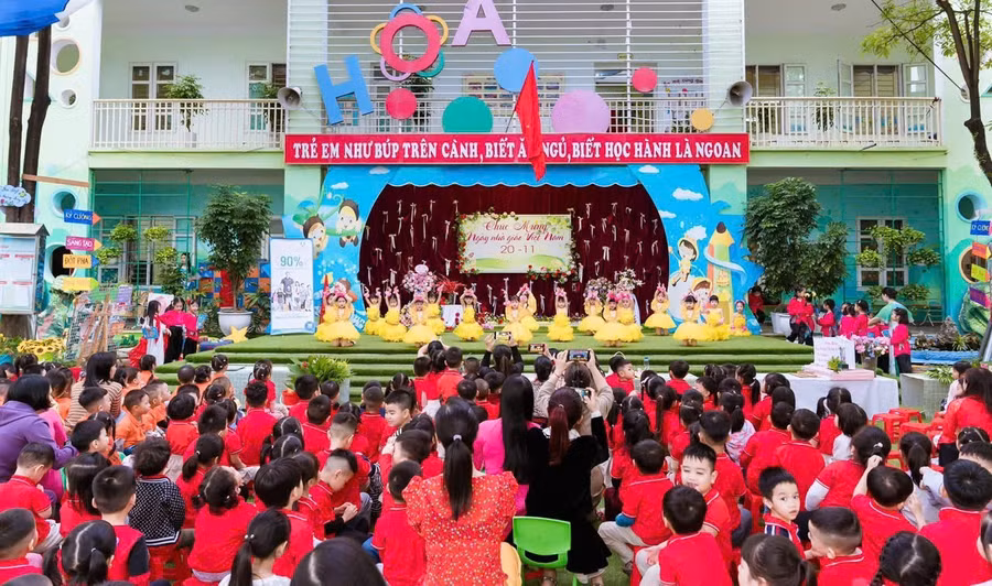 Tiết mục văn nghệ chào mừng ngày Nhà giáo Việt Nam 20/11 của các bé Trường Mầm non Hạnh Phúc, phường Hạ Long. 