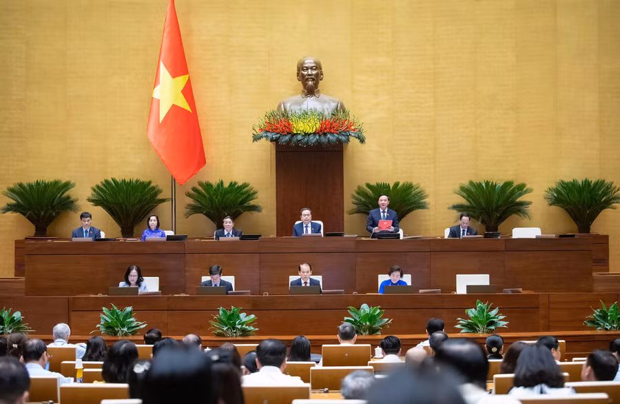 Phó Chủ tịch Quốc hội Nguyễn Khắc Định điều hành phiên họp sáng 14/5.