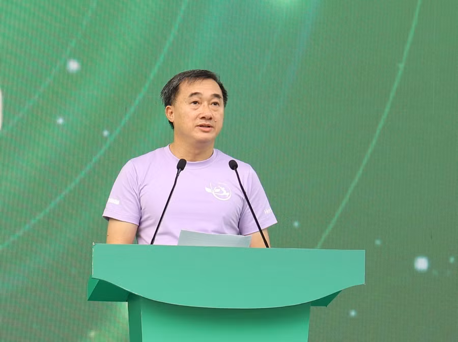 Thứ trưởng Bộ Y tế Trần Văn Thuấn. 