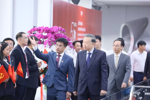 Tổng Bí thư, Chủ tịch nước Tô Lâm dự Lễ kỷ niệm 50 năm thành lập Đại học Kinh tế TPHCM