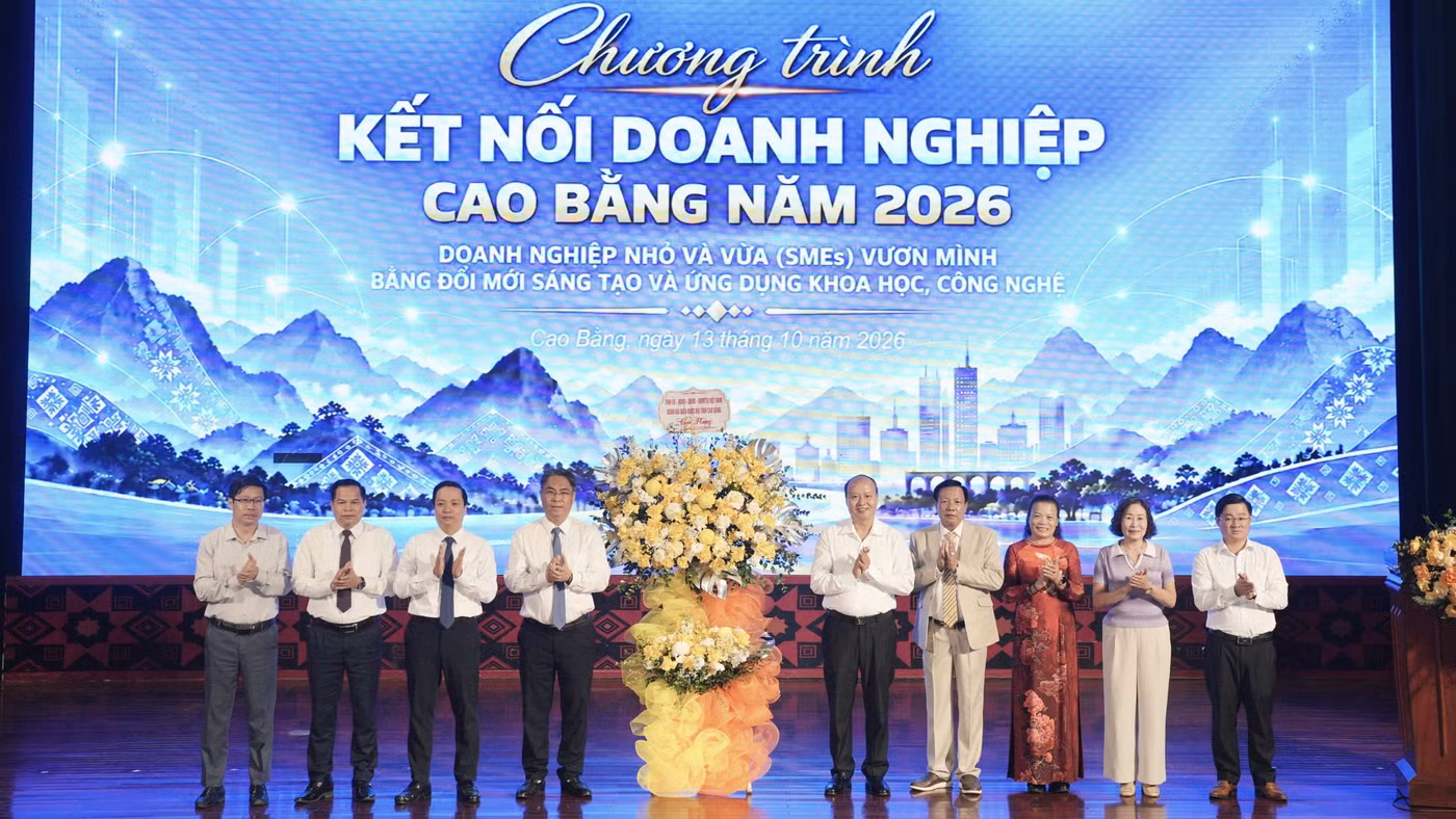 Lãnh đạo tỉnh Cao Bằng chúc mừng cộng đồng doanh nghiệp tỉnh nhân Ngày Doanh nhân Việt Nam 13/10.