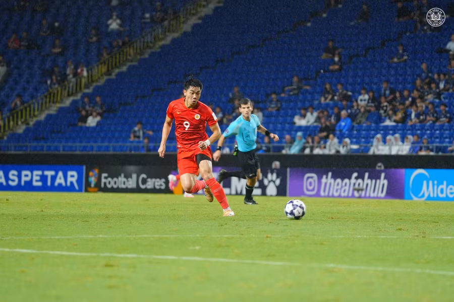 Đình Bắc trong trận Công an Hà Nội thất bại 1 - 4 trên sân Gamba Osaka (Nhật Bản) ngày 15/9, lượt trận thứ 2 vòng bảng A AFC Champions League Elite. Ảnh VFF.