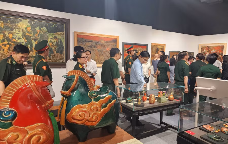 son-mai-ke-chuyen-que-huong-va-nguoi-chien-si-3.jpg