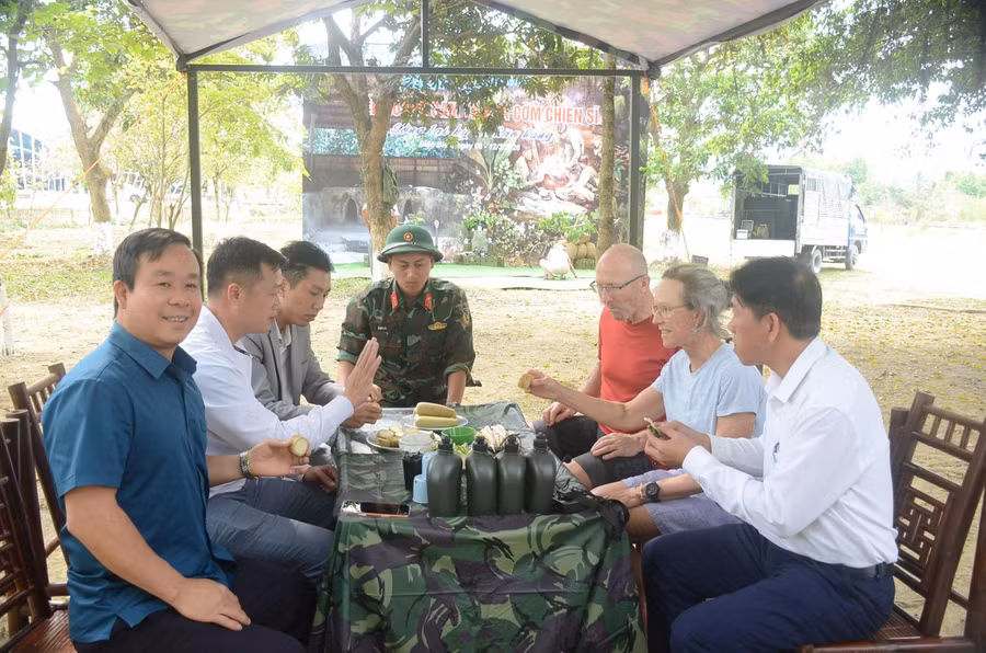 cham-vao-ky-uc-qua-bua-com-chien-si-3.jpg