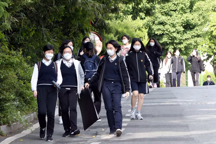 Học sinh Hàn Quốc ưu tiên các trường đại học ở xa thay vì Seoul.