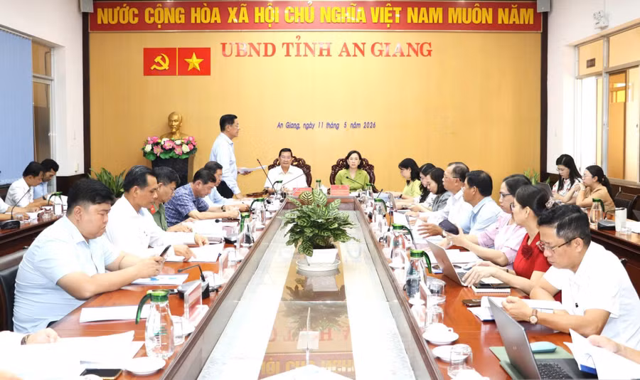 Tại cuộc họp Ban Chỉ đạo cấp tỉnh Kỳ thi tốt nghiệp THPT năm 2026 tỉnh An Giang, yêu cầu xuyên suốt được nhấn mạnh là toàn bộ hệ thống phải phối hợp chặt chẽ, bảo đảm kỳ thi diễn ra an toàn, nghiêm túc. Ảnh: NN