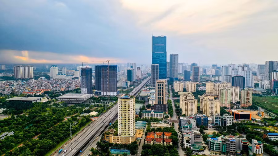 Thủ đô Hà Nội đang chuyển mình mạnh mẽ để phấn đấu ngang tầm thủ đô các nước phát triển trong khu vực.