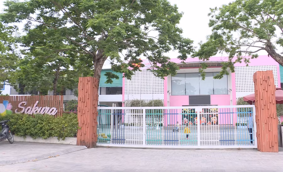 Trường Mầm non Sakura (phường Hạc Thành) sử dụng giáo viên người nước ngoài khi chưa có giấy phép lao động.