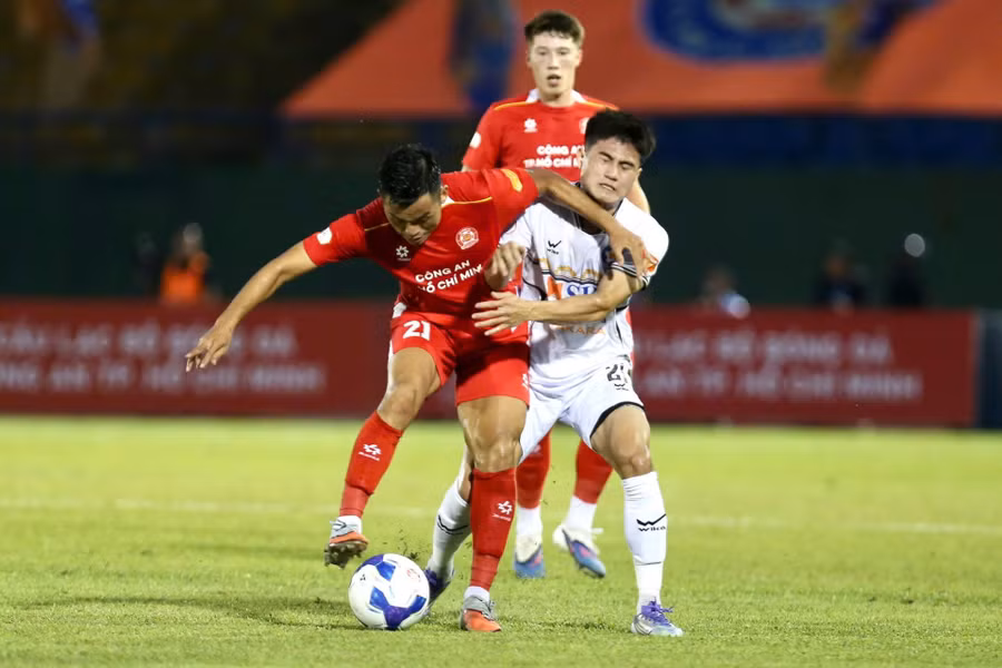 v-league-lap-ky-luc-thay-huan-luyen-vien-2.jpg