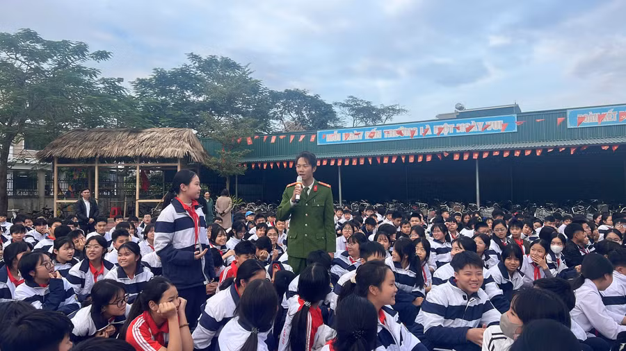 Trường THCS Nam Sơn, phường An Dương tuyên truyền lồng ghép các nội dung giáo dục đạo đức, lối sống cho học sinh.