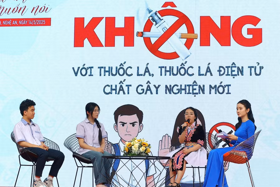 Học sinh Nghệ An tham gia cuộc thi về phòng chống tác hại thuốc lá. Ảnh: ITN