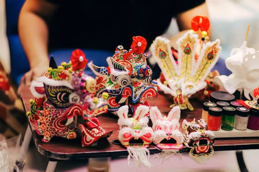 Những chú lân mini với diện mạo sinh động, vừa mang tính thẩm mỹ cao, vừa mang ý nghĩa văn hóa - tinh thần sâu sắc. Ảnh: NVCC.