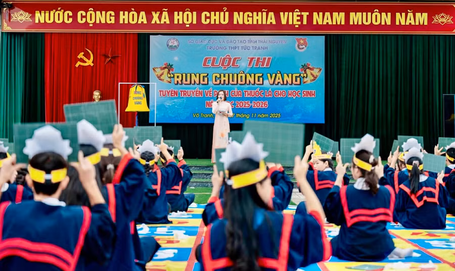 Học sinh Trường THPT Tức Tranh tham gia Cuộc thi 'Rung chuông vàng' tuyên truyền về tác hại của thuốc lá.