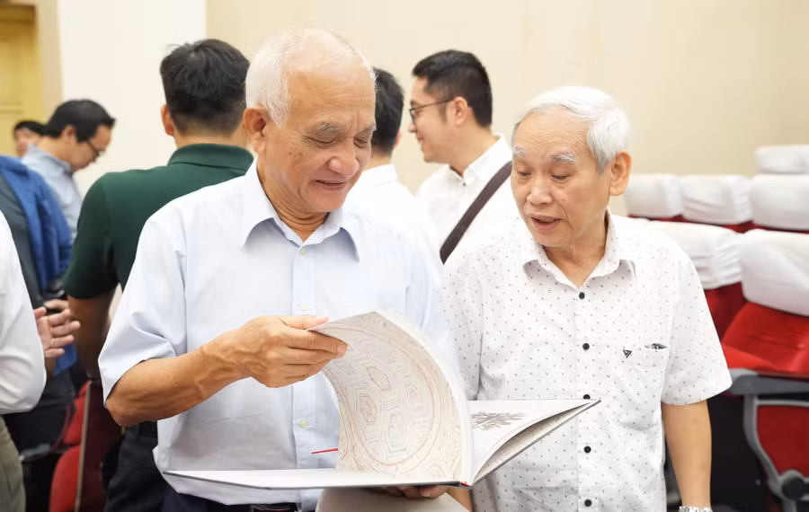 khi-lich-su-duoc-ke-bang-ngon-ngu-hinh-anh-3.jpg