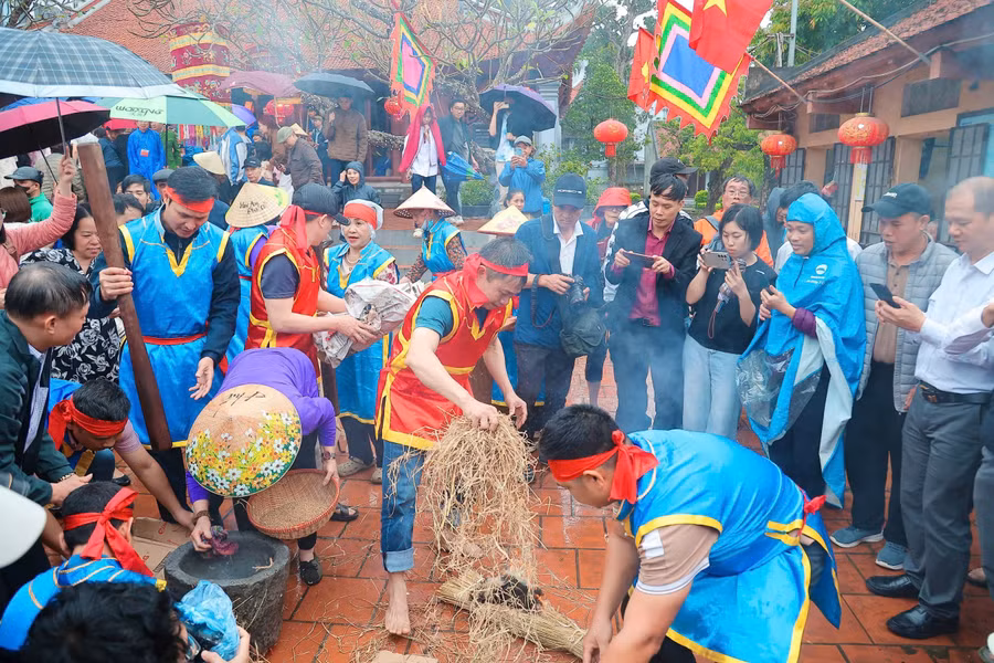 danh-thuc-mo-vang-le-hoi-cho-kinh-te-du-lich-1.jpg