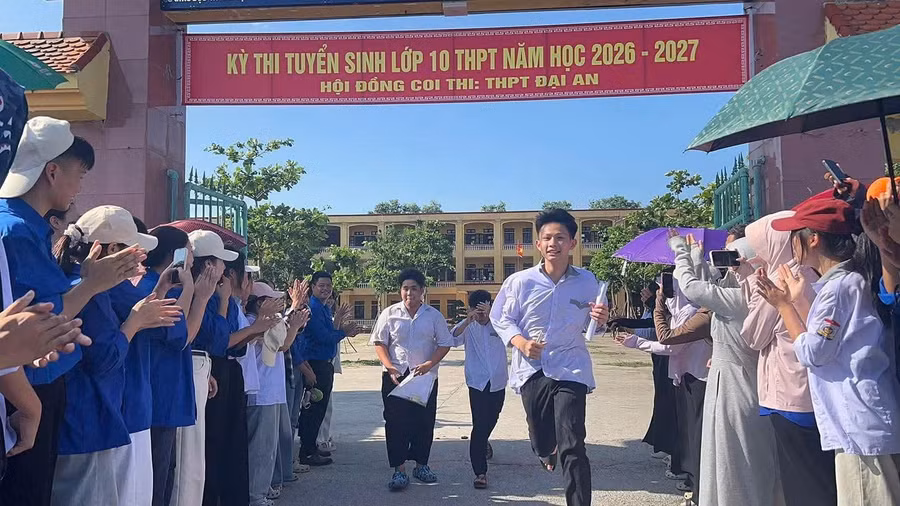 Học sinh Ninh Bình trong kỳ thi tuyển sinh vào lớp 10 THPT năm 2026-2027. Ảnh: Vân Anh
