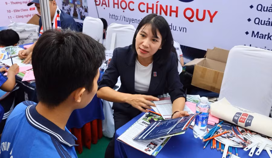 Thí sinh tham dự Ngày hội Tư vấn Tuyển sinh - Hướng nghiệp tại TPHCM, tháng 1/2026. Ảnh: HUB