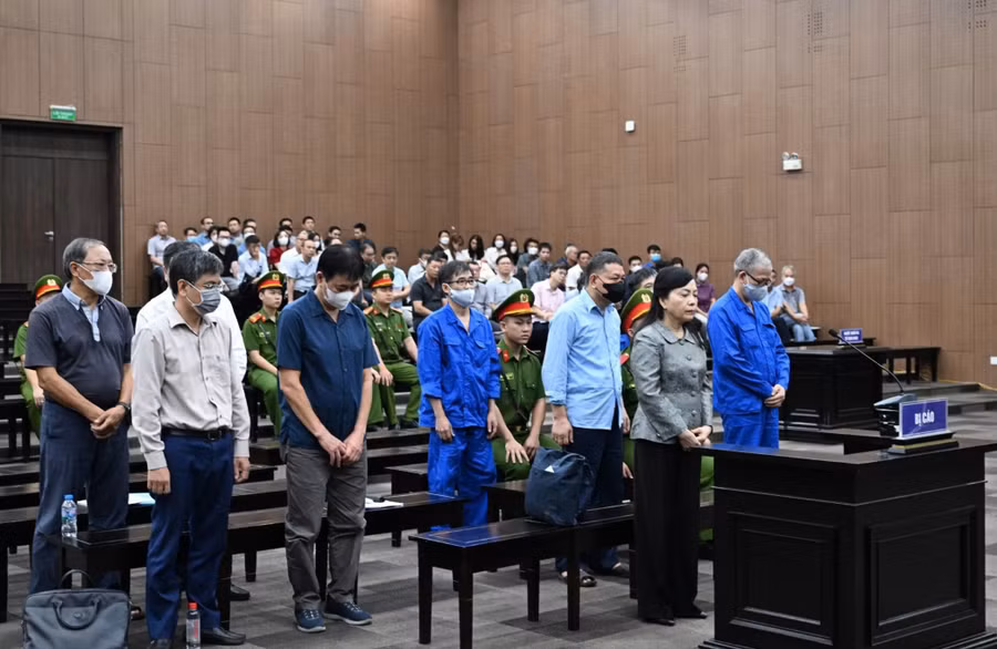 Các bị cáo tại tòa.