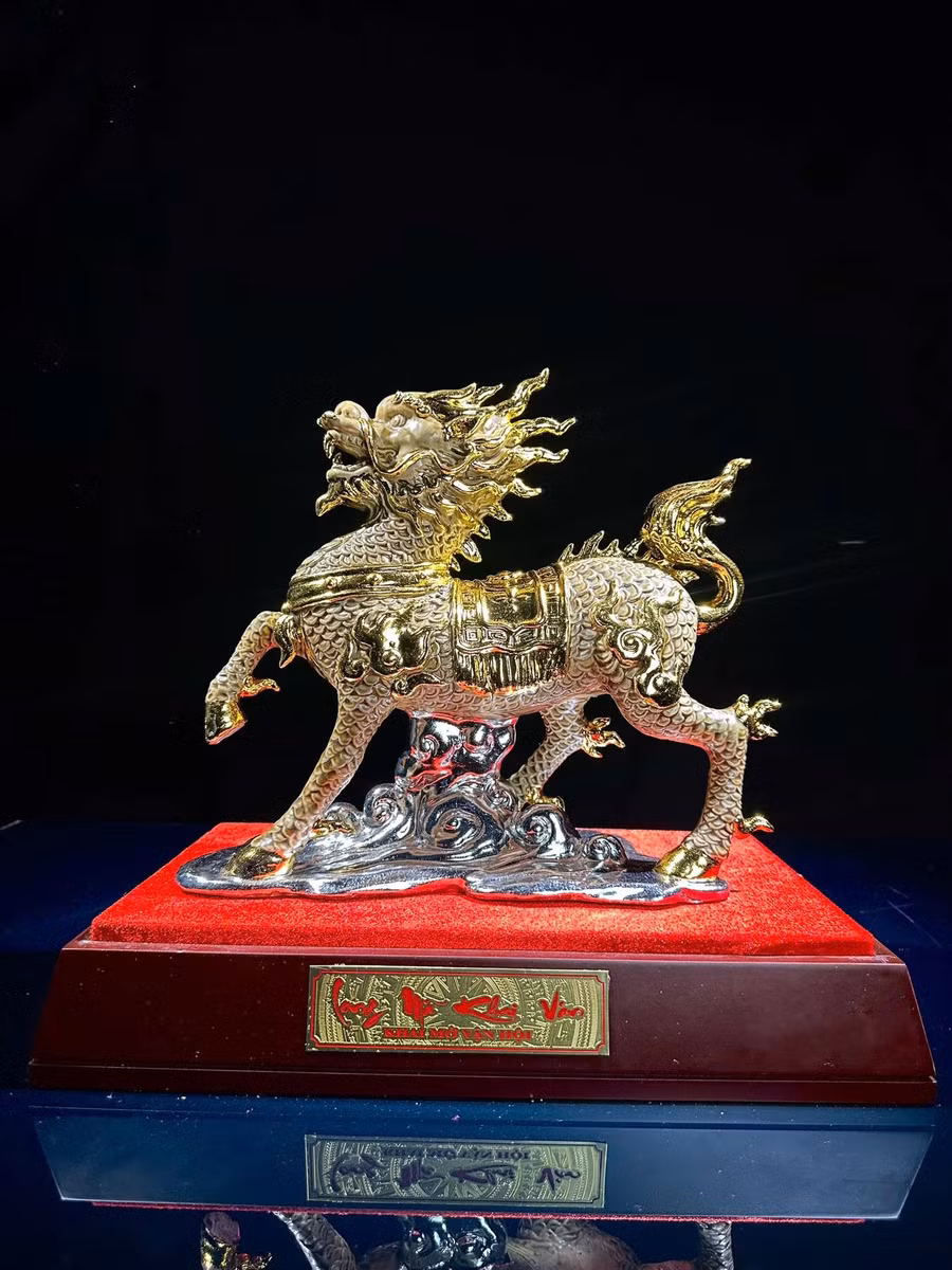 du-xuan-cung-nghe-thuat-tao-hinh-ngua-1.jpg
