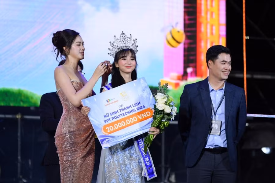 BGK Nữ sinh thanh lịch FPT Polytechnic 2024 có Nàng Hậu Đỗ Thị Hà.jpg