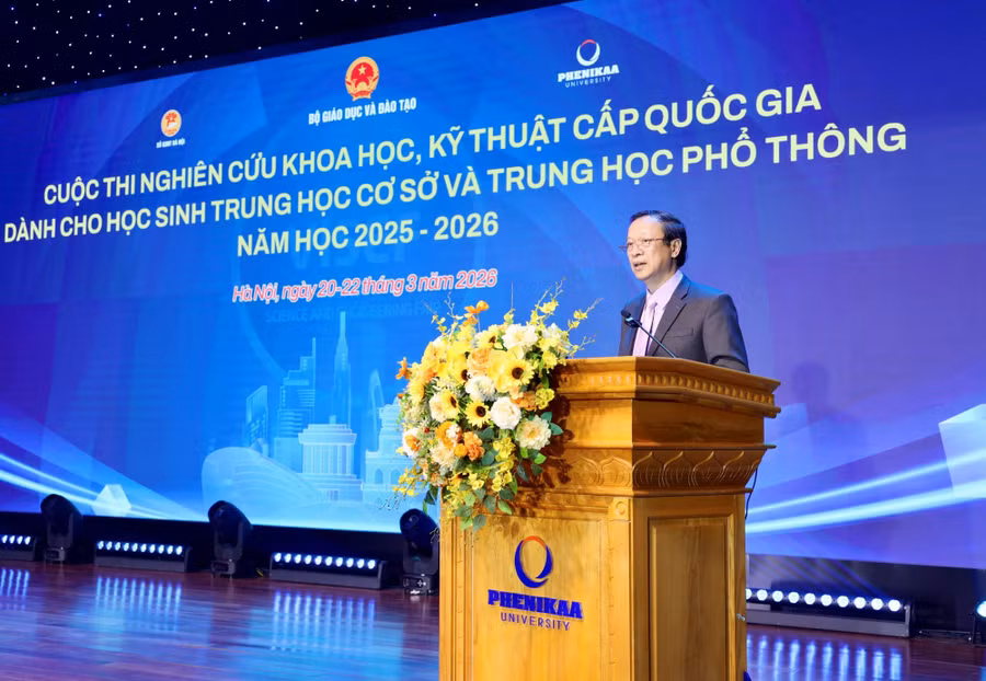 Thứ trưởng thường trực Bộ GD&ĐT Phạm Ngọc Thưởng, Trưởng Ban Chỉ đạo Cuộc thi phát biểu khai mạc. Ảnh: Nguyễn Mạnh