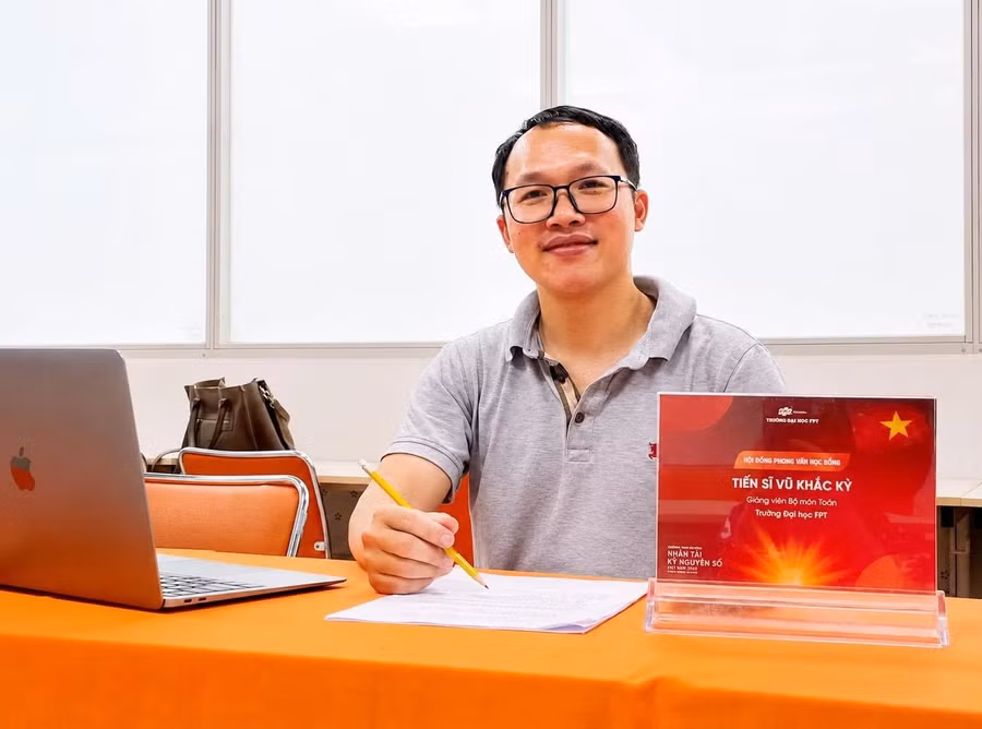 Tiến sĩ Vũ Khắc Kỷ - giảng viên Bộ môn Toán, Trường Đại học FPT.