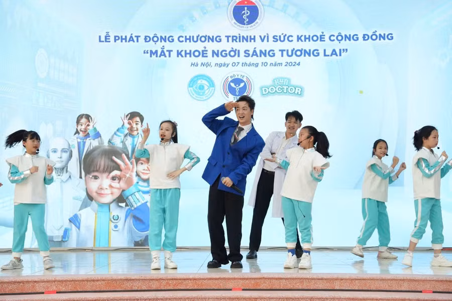 Lễ phát động Chương trình vì sức khỏe cộng đồng “Mắt khoẻ ngời sáng tương lai”.