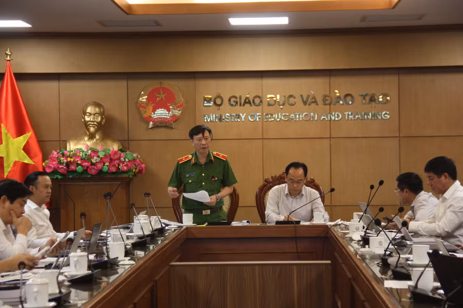 Thiếu tướng Nguyễn Ngọc Cương phát biểu. img-4213.jpg