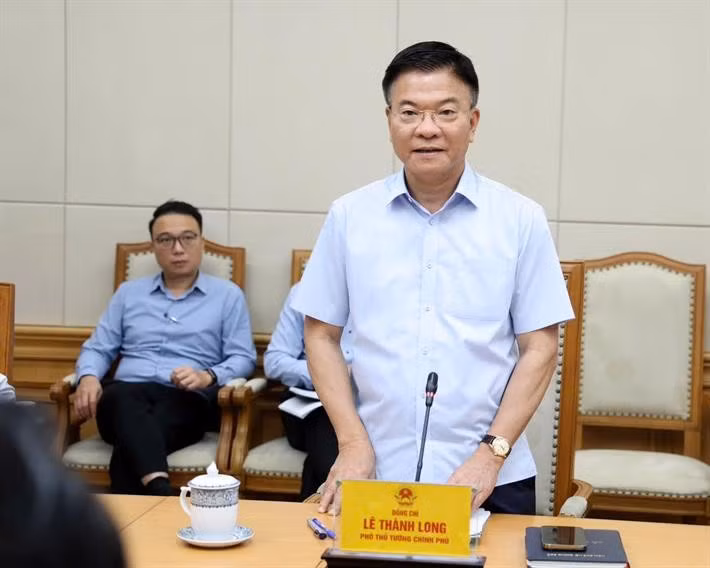 Phó Thủ tướng Lê Thành Long kết luận cuộc làm việc với Bộ GD&ĐT về công tác chuẩn bị Kỳ thi tốt nghiệp THPT.