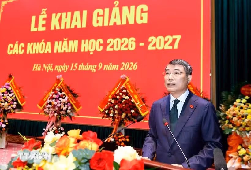 Thủ tướng Lê Minh Hưng phát biểu tại Lễ khai giảng các khóa năm học 2026-2027 của Học viện Quốc phòng. (Ảnh: Dương Giang/TTXVN)